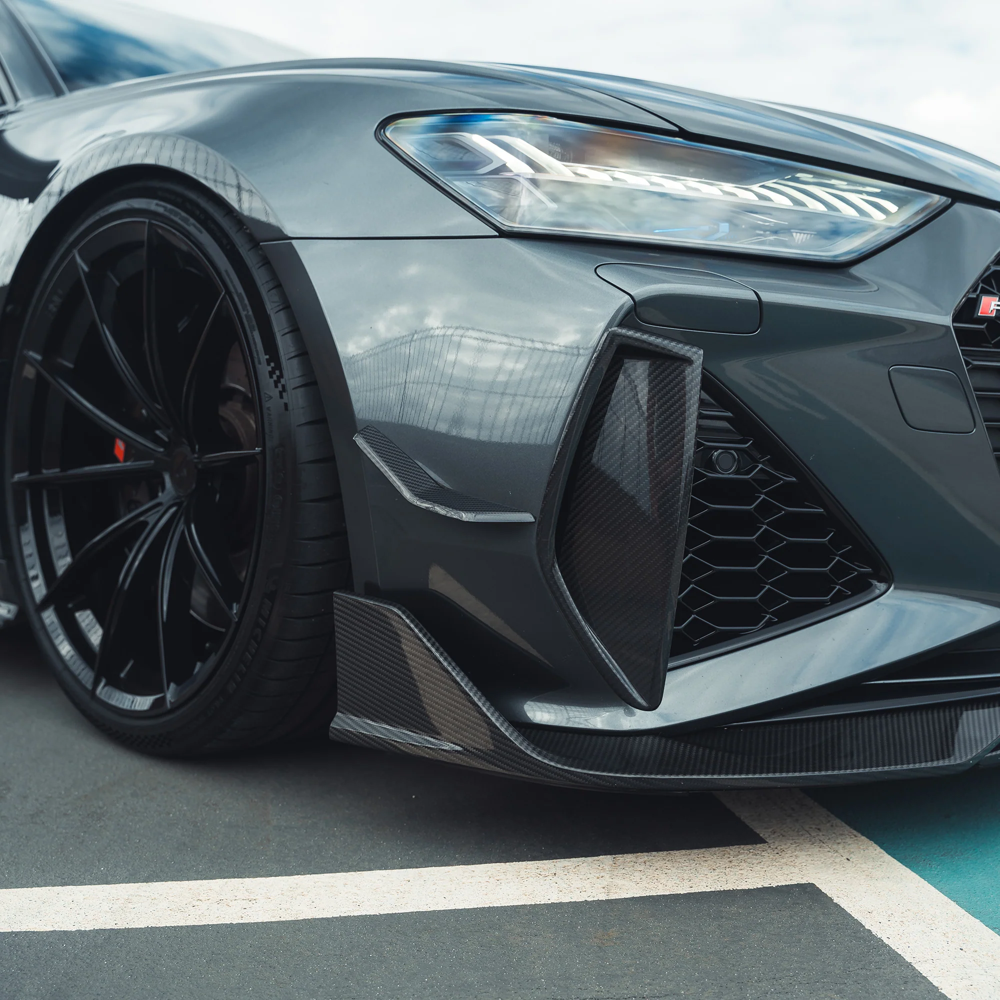 AUDI RS6/RS7 C8 AVANT 2019+ CARBON FIBRE FRONT BUMPER VENT TRIM - Image 4