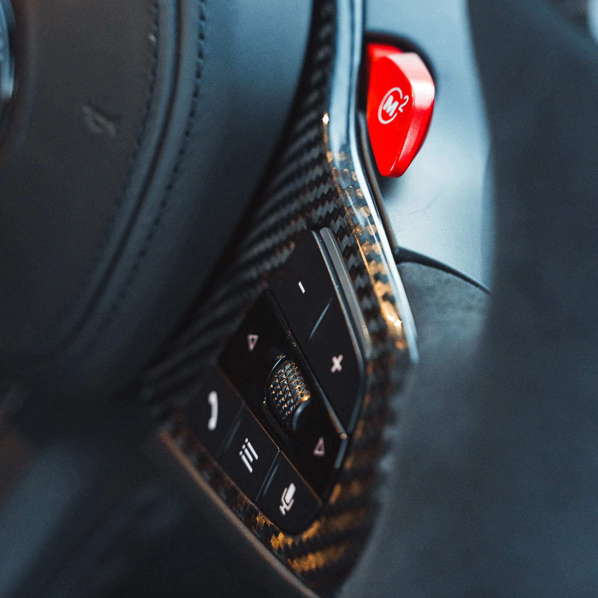 BMW GXX CARBON FIBRE / ALCANTARA LED FLAT BOTTOM STEERING WHEEL WITH HEATING - Image 4