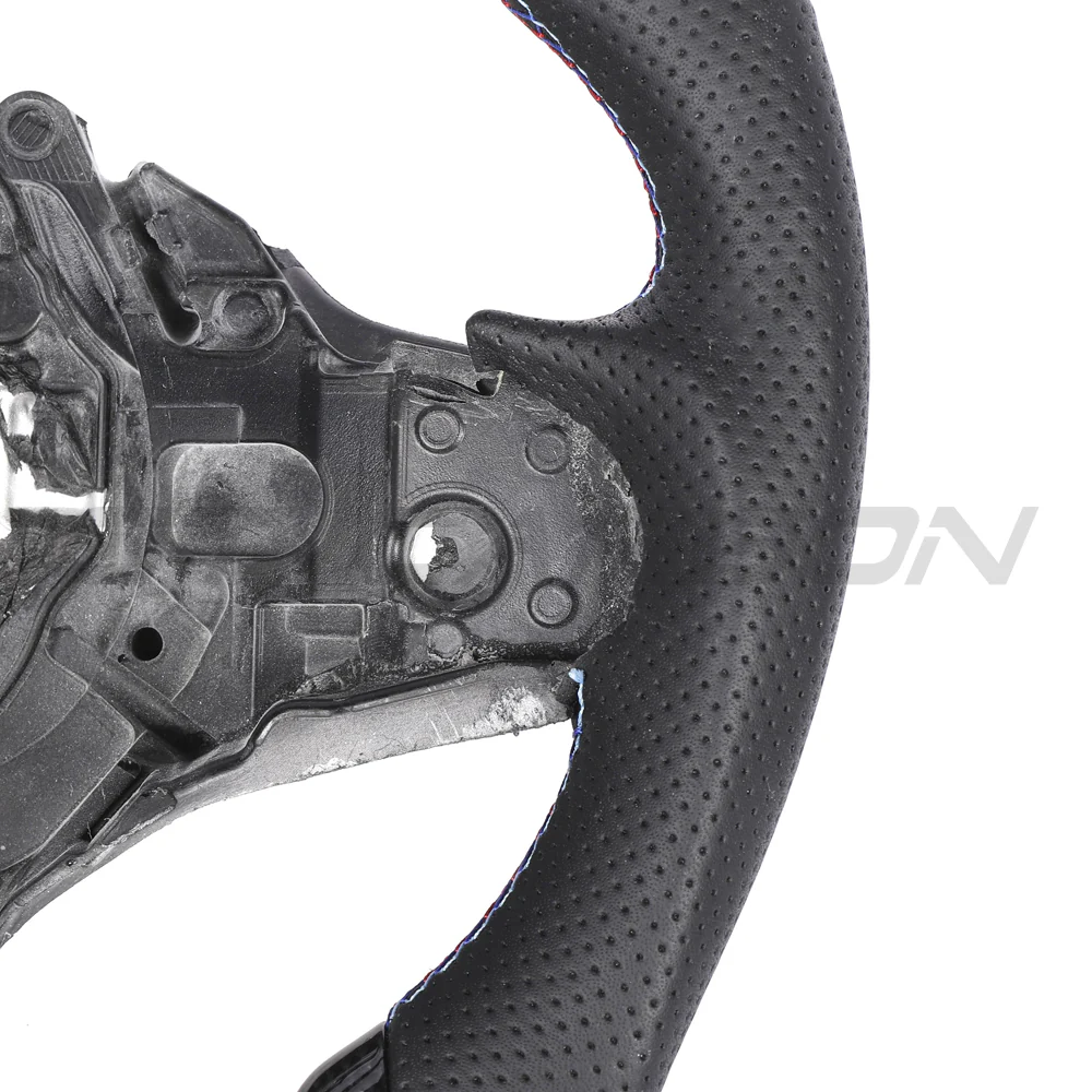 BMW GXX CARBON FIBRE / LEATHER / LED FLAT BOTTOM CUSTOM STEERING WHEEL - Image 3