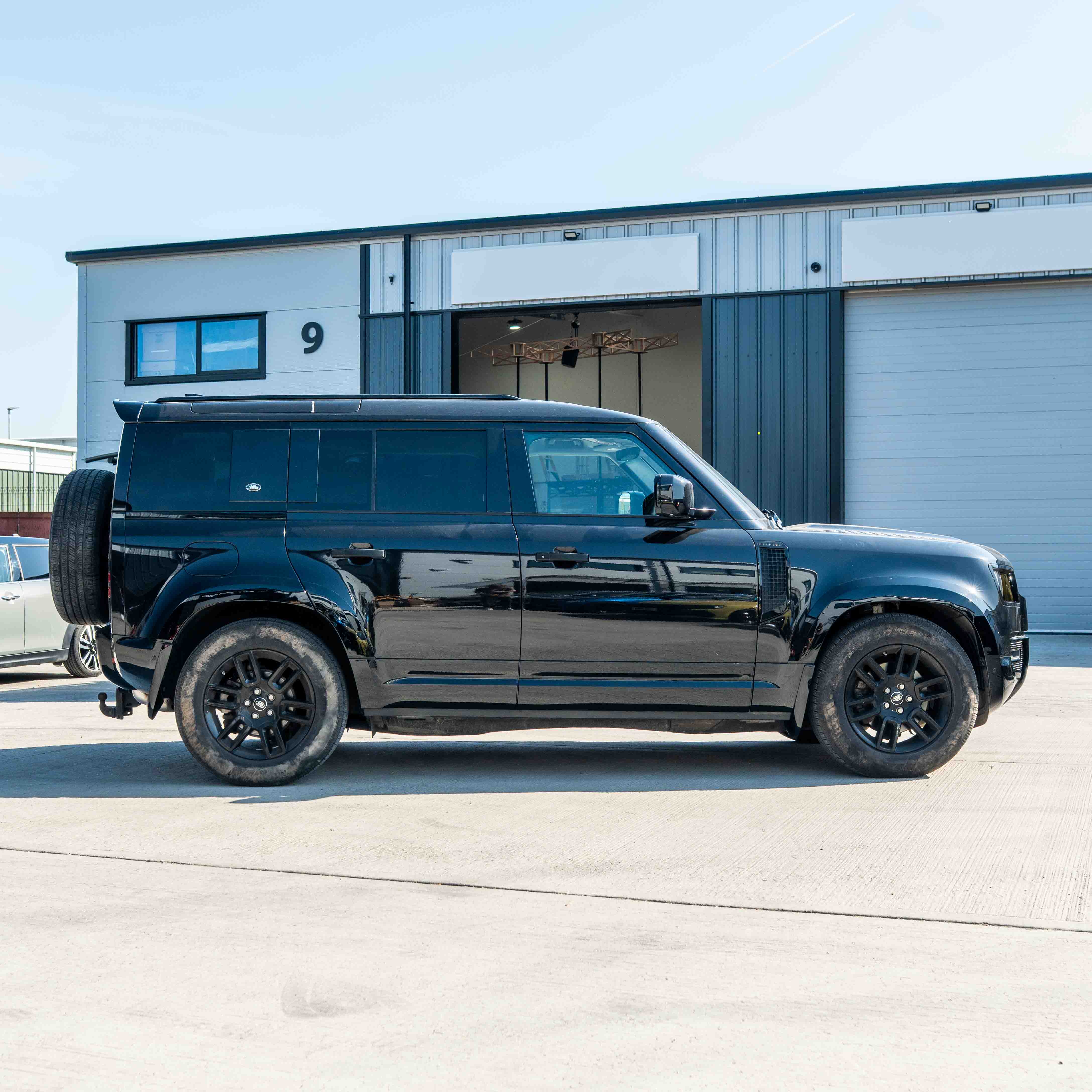 LAND ROVER DEFENDER L663 110 & 90 FRONT AND REAR GLOSS BLACK MIDDLE TRIM PACK - Image 15