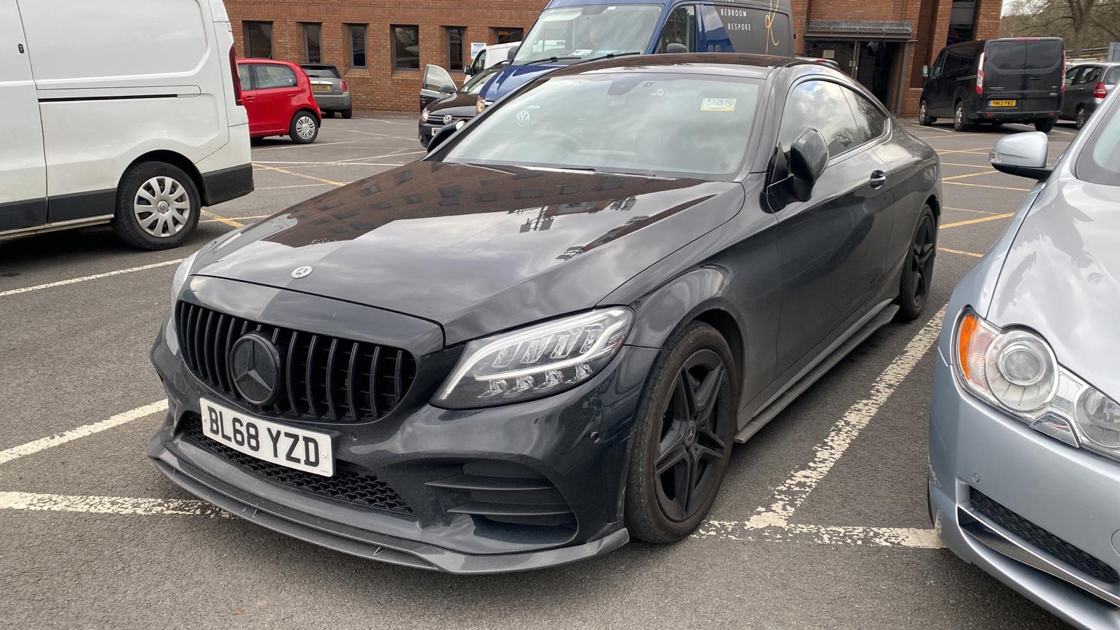 MERCEDES W205 C CLASS 2014-2018 BLACK GRILLE (WITHOUT CAMERA) - Image 3